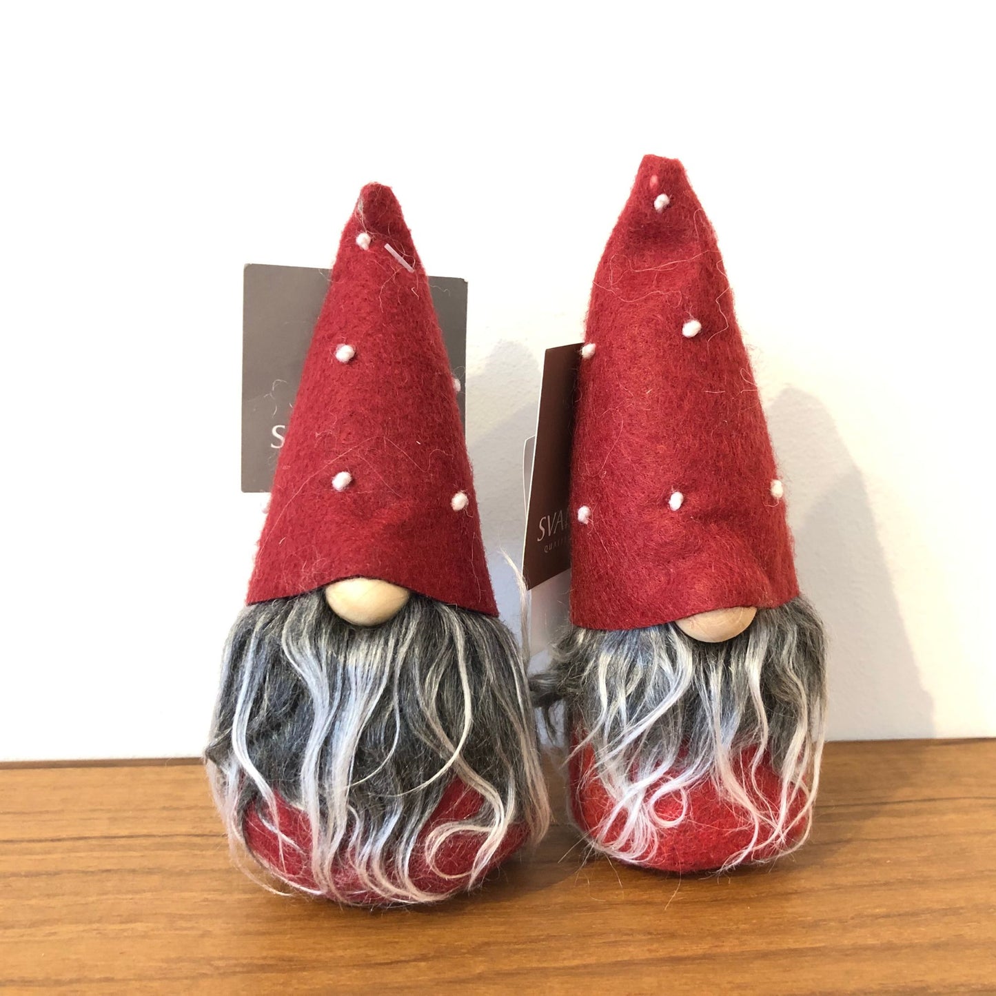 クリスマスを楽しむ 水玉模様のサンタトムテ